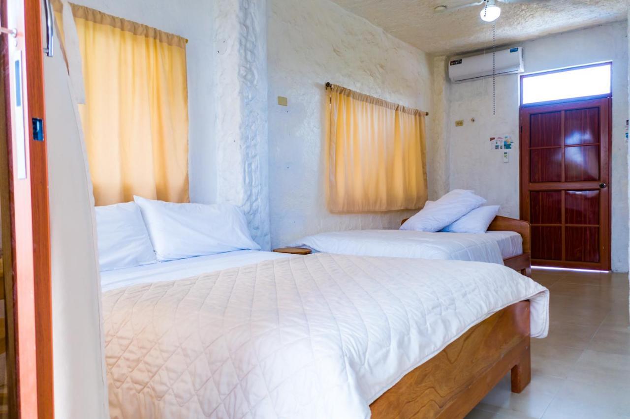 Royal Galapagos Inn Пуэрто-Бакерисо-Морено Экстерьер фото