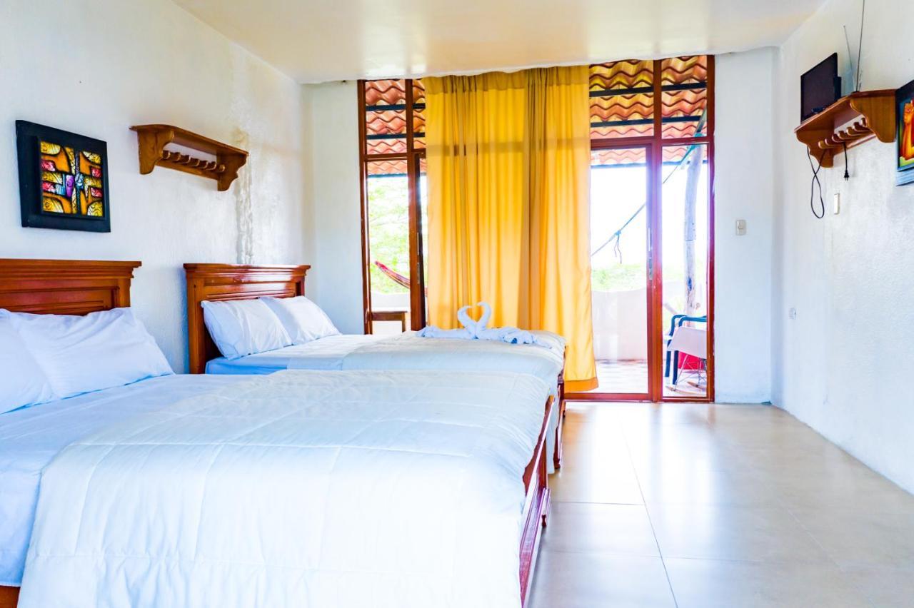 Royal Galapagos Inn Пуэрто-Бакерисо-Морено Экстерьер фото