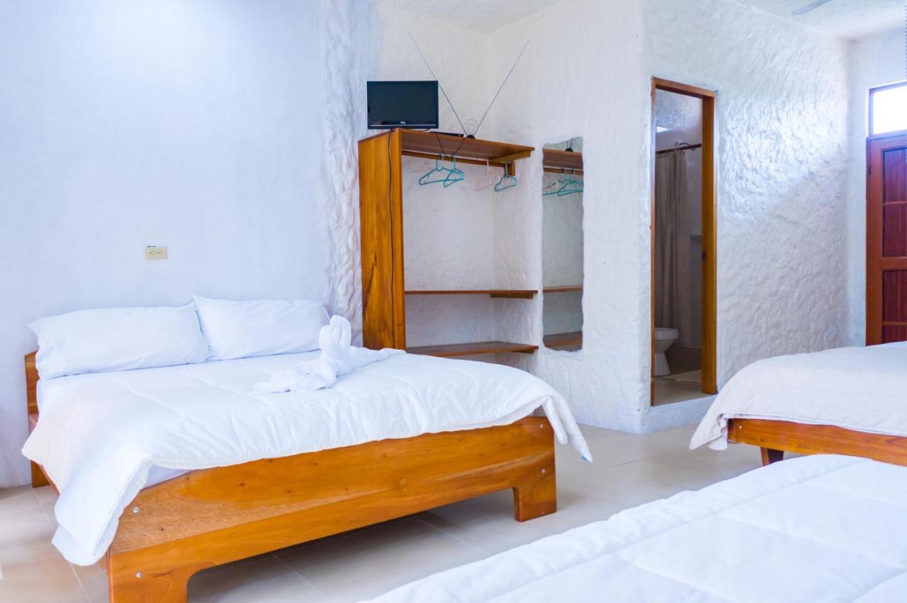 Royal Galapagos Inn Пуэрто-Бакерисо-Морено Экстерьер фото