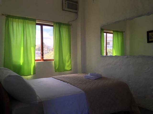 Royal Galapagos Inn Пуэрто-Бакерисо-Морено Экстерьер фото
