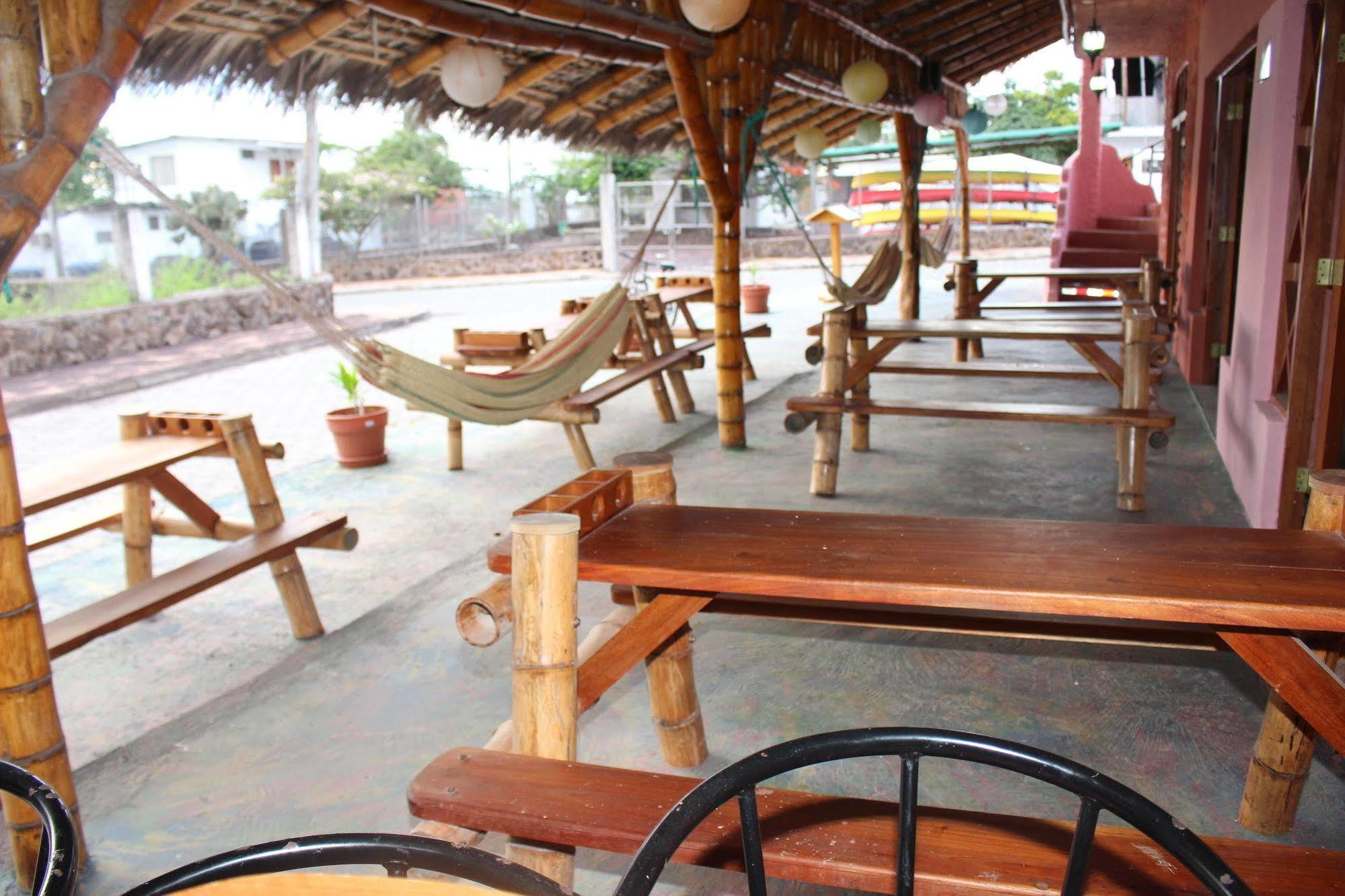 Royal Galapagos Inn Пуэрто-Бакерисо-Морено Экстерьер фото